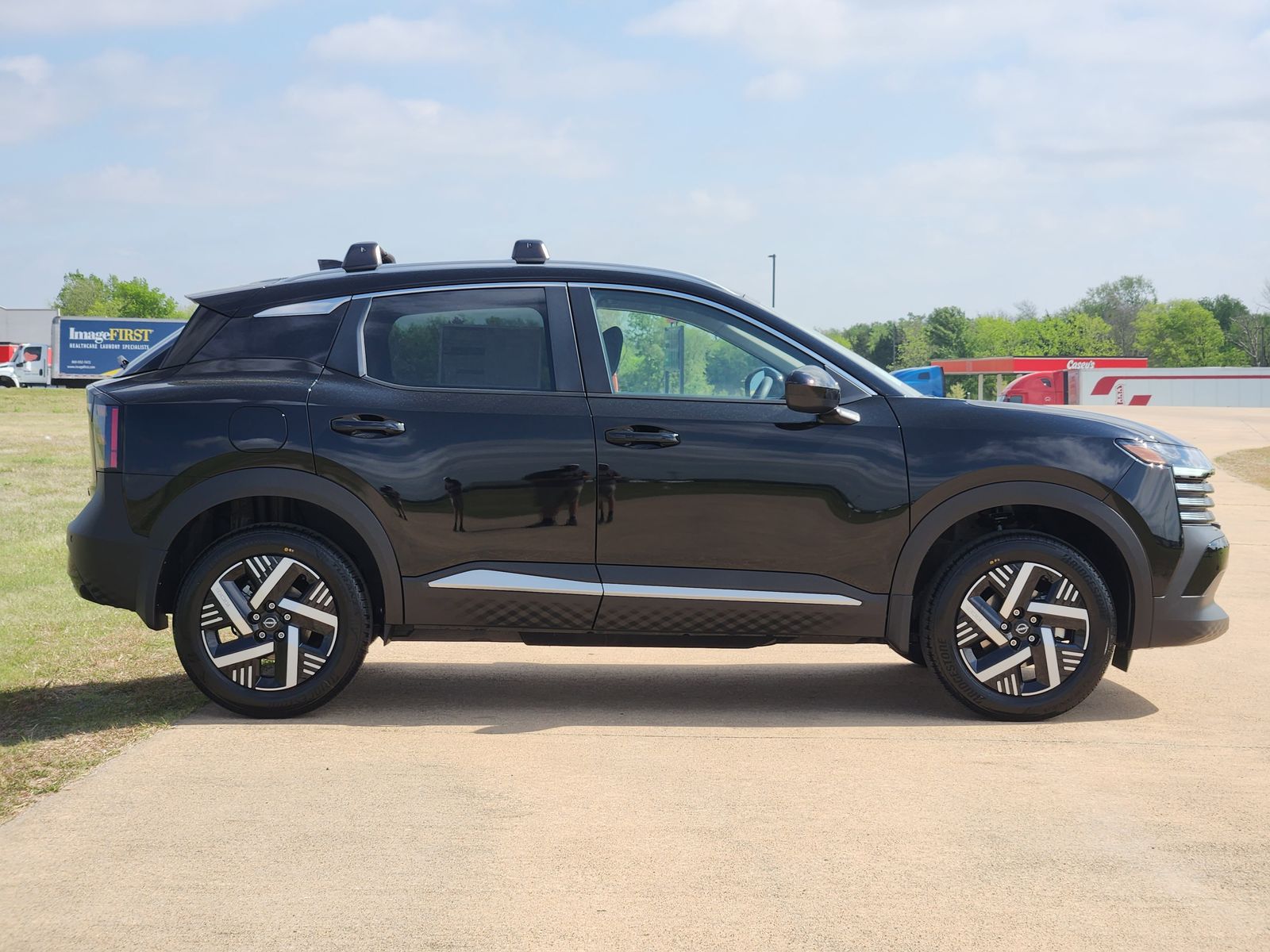 View vehicle photo 7