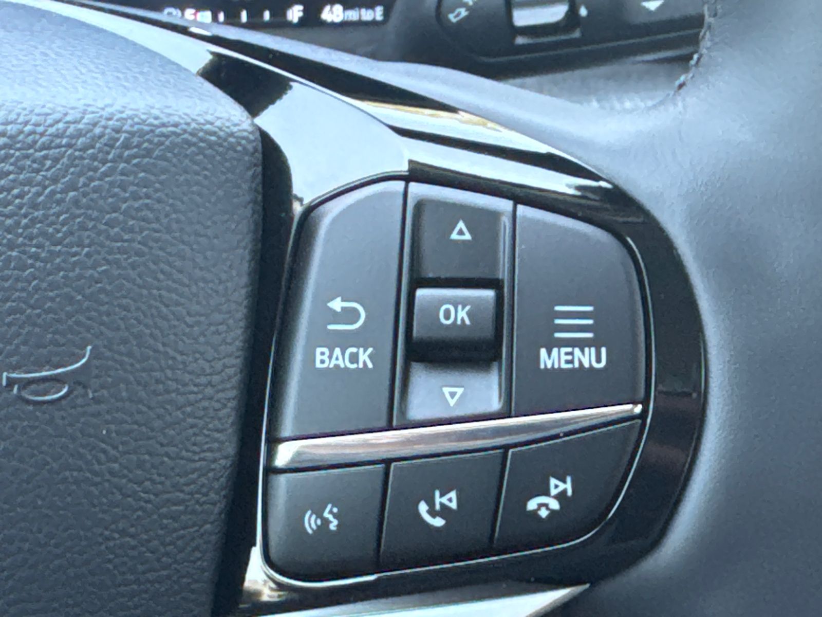 New 2026 Star White Metallic Tri-Coat Ford Platinum™ image 31