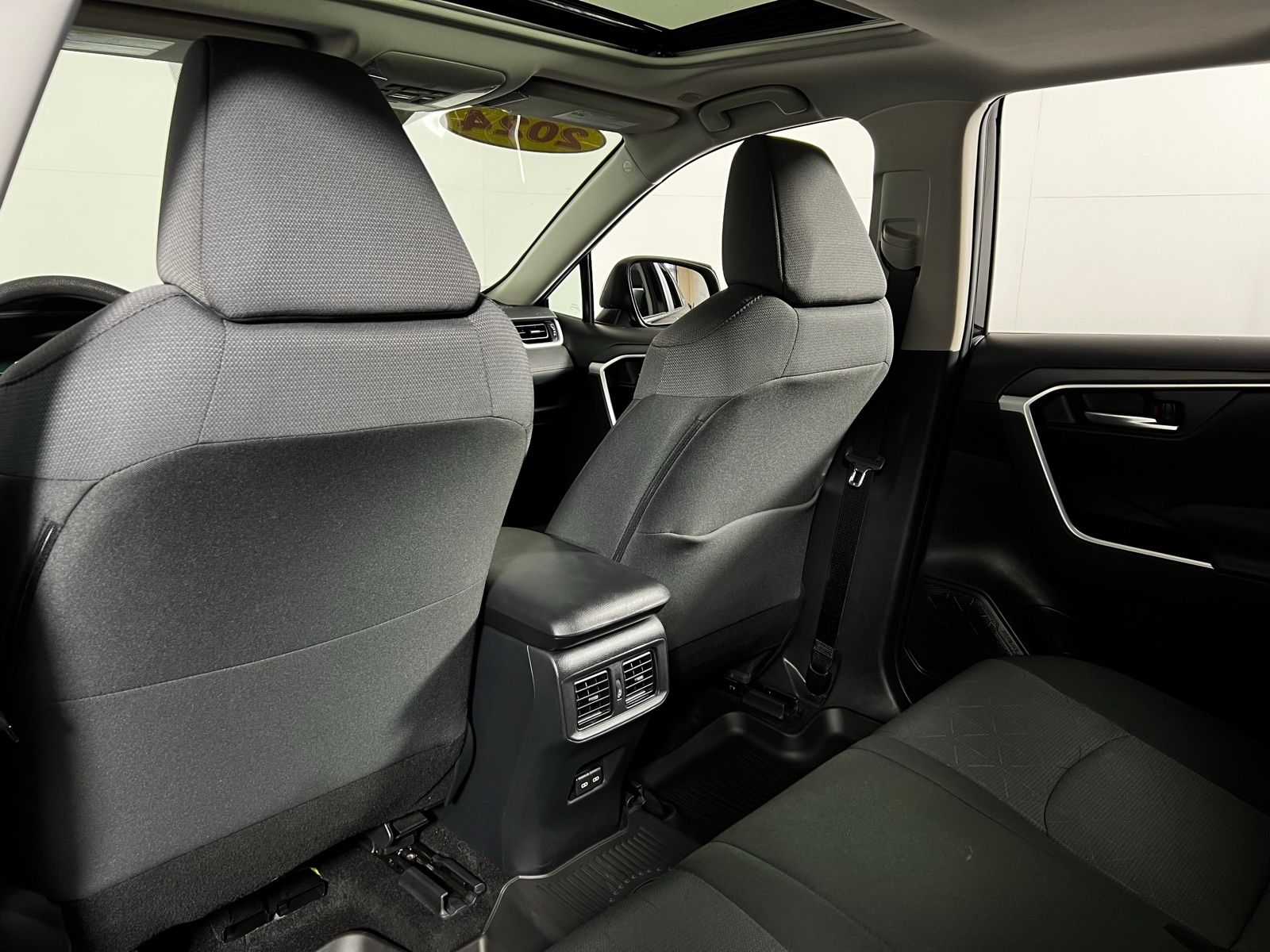 2024 Toyota RAV4 XLE 21