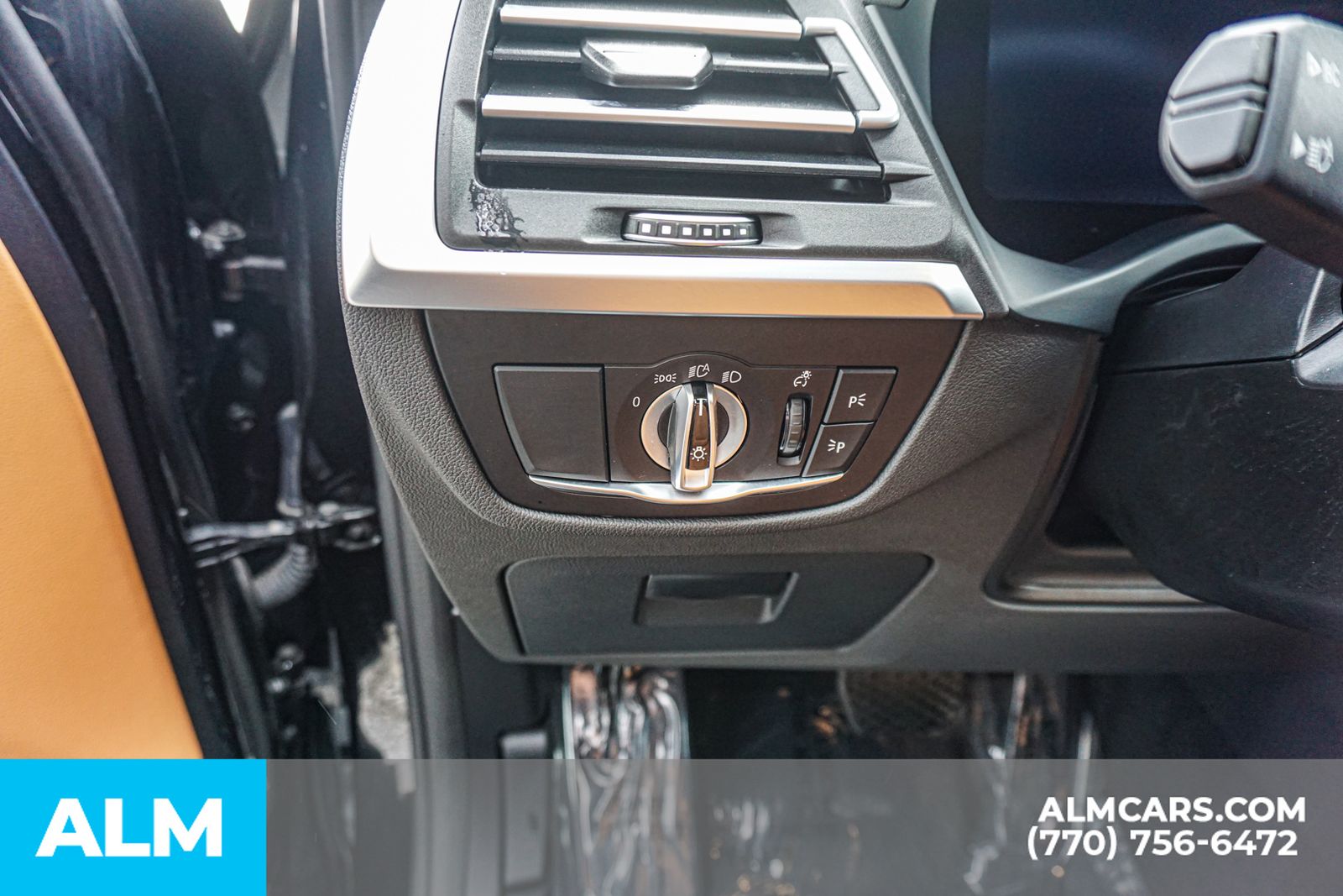 Used 2025 Black BMW xDrive30i image 36