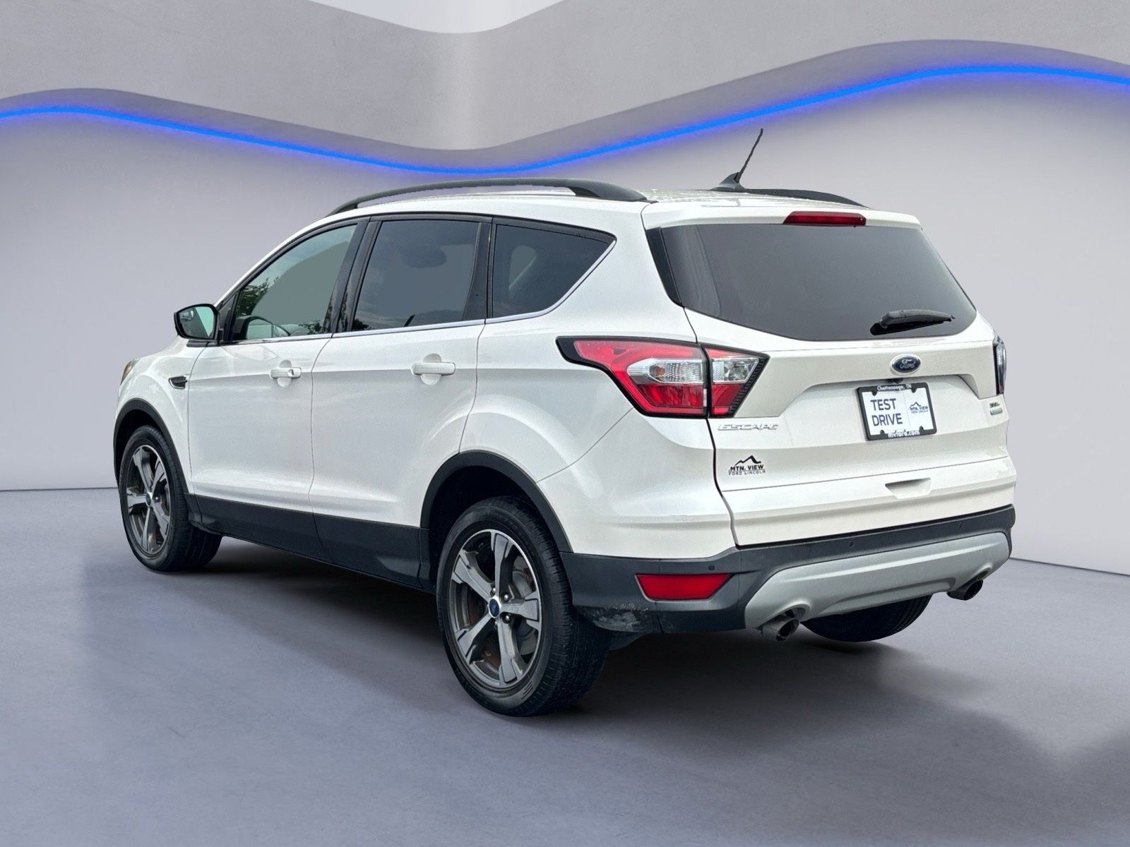 View vehicle photo 3