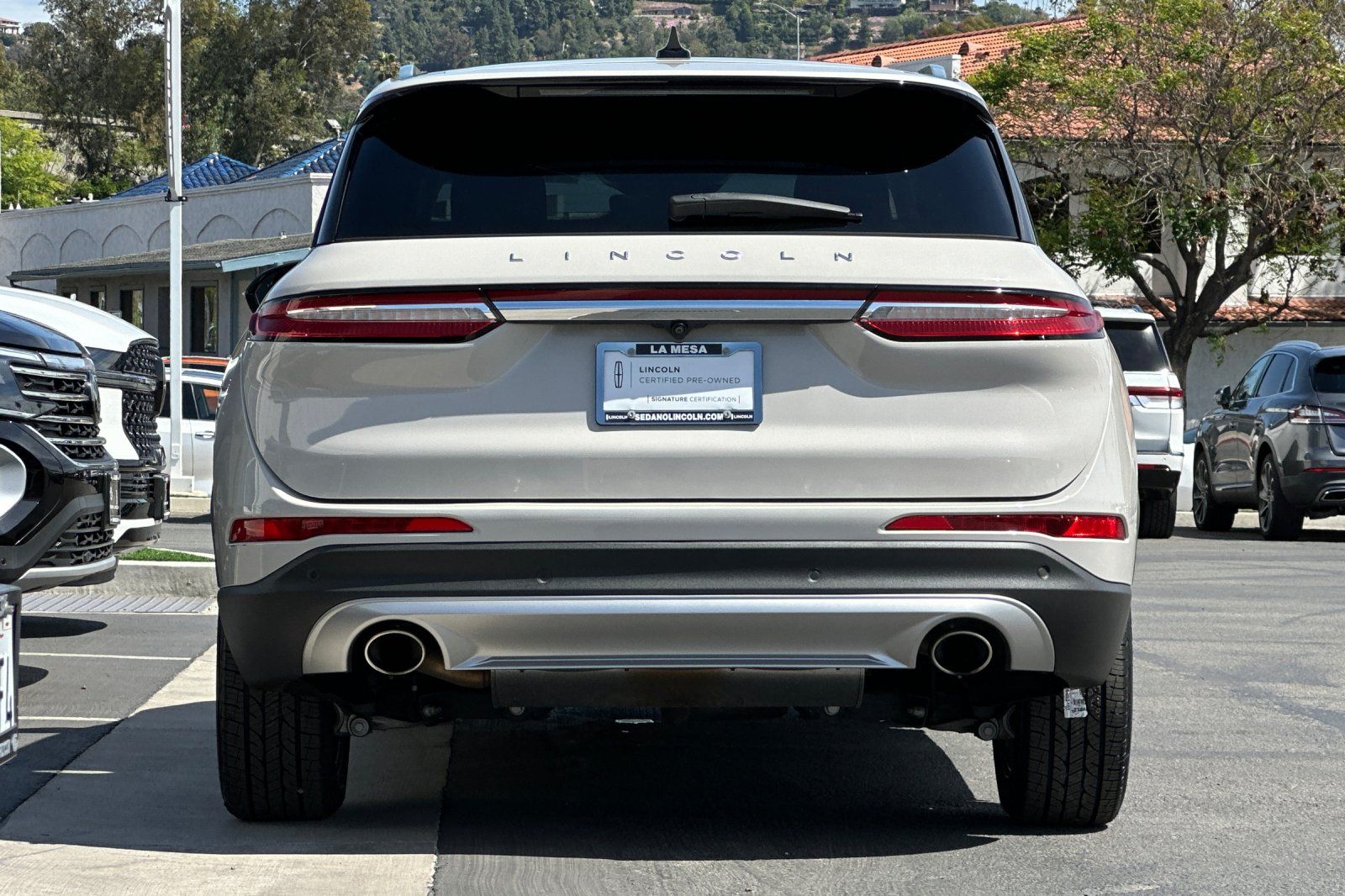 View vehicle photo 4