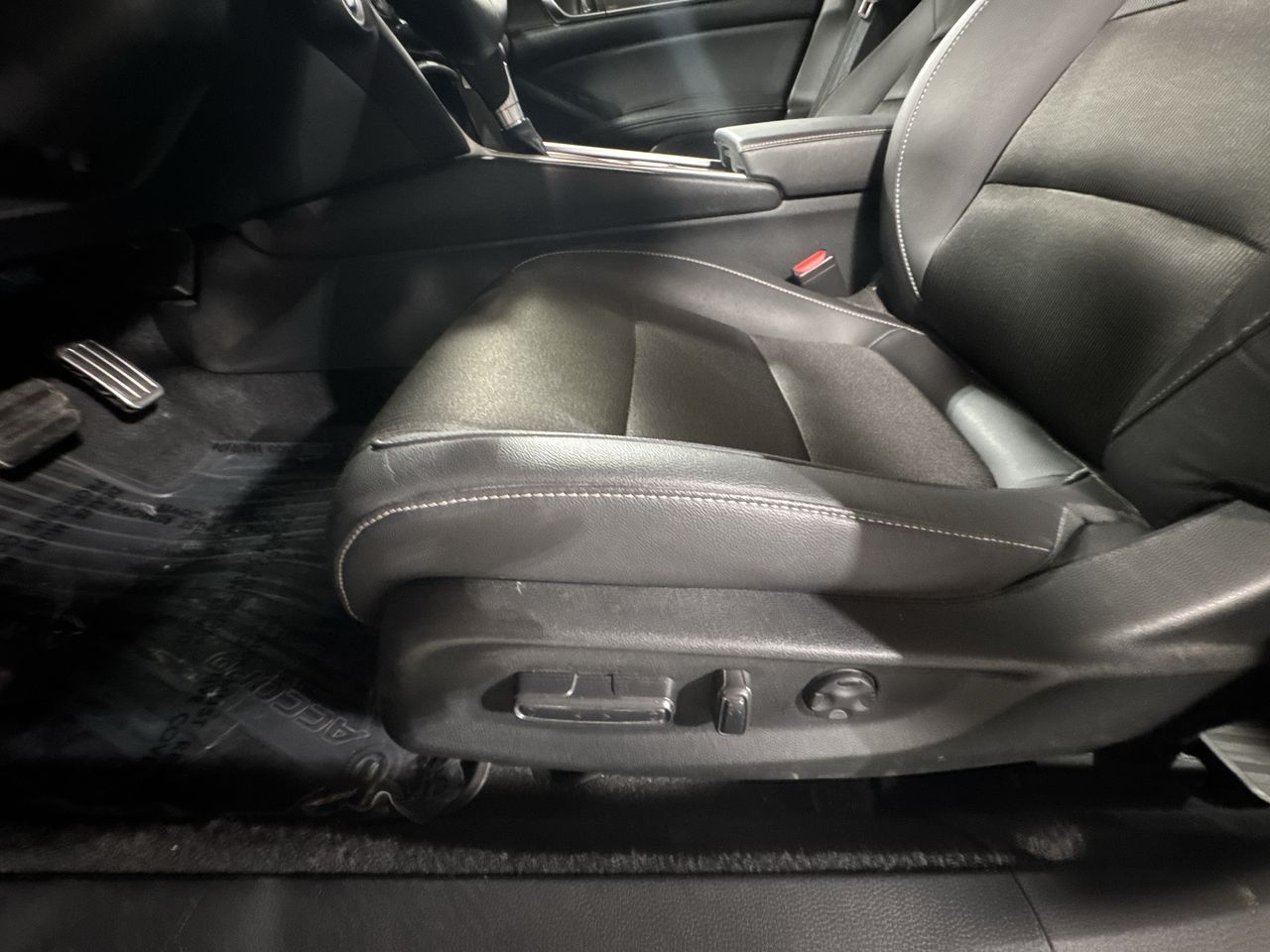2020 Honda Accord Sport photo 16