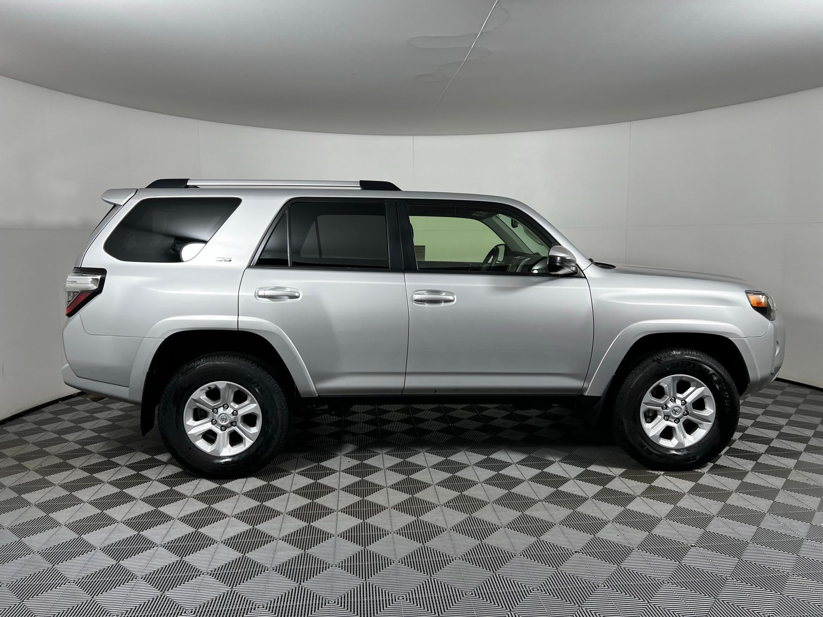 2024 Toyota 4Runner SR5 4