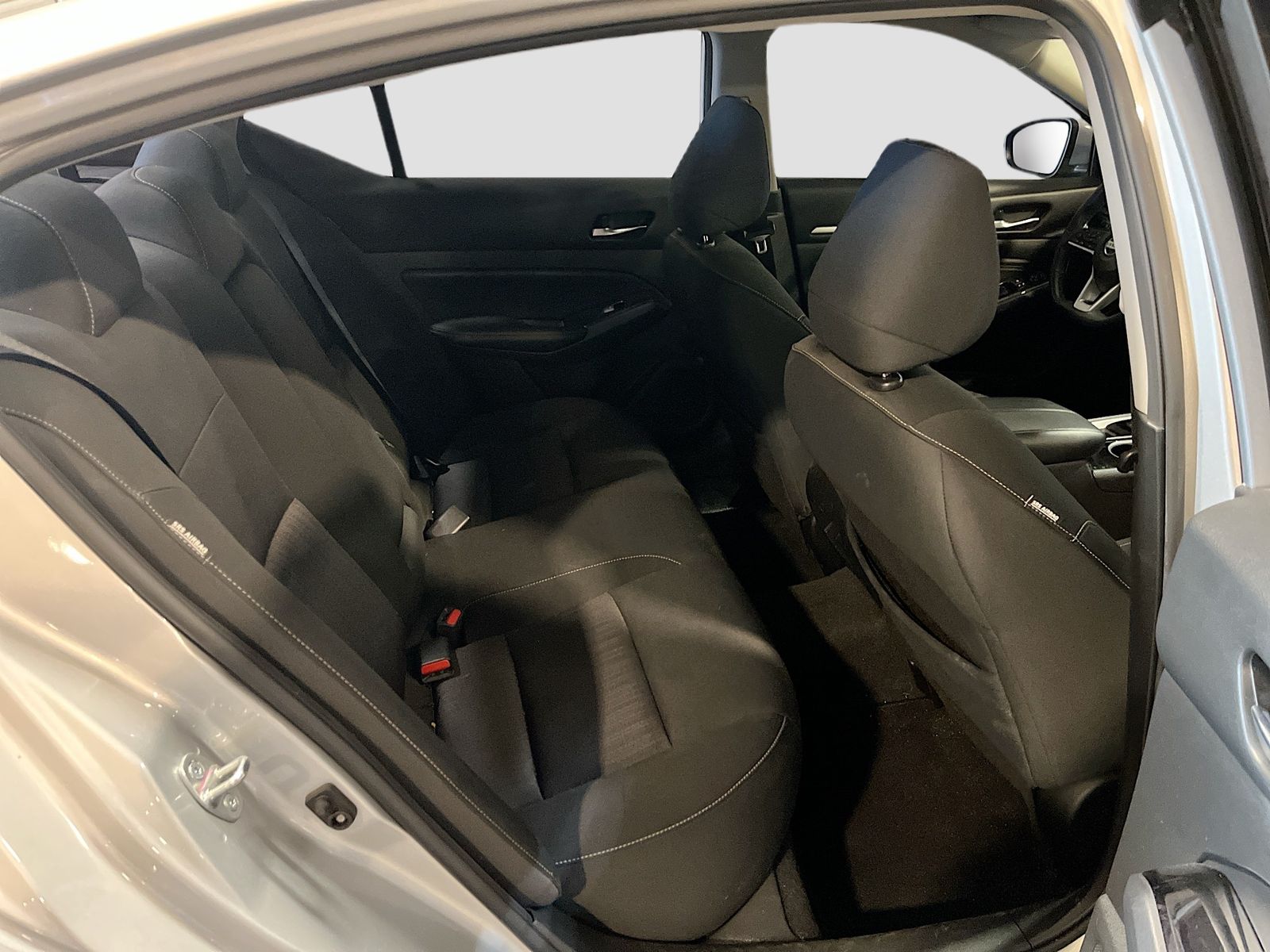 Used 2021 Silver Nissan 2.5 SV image 25