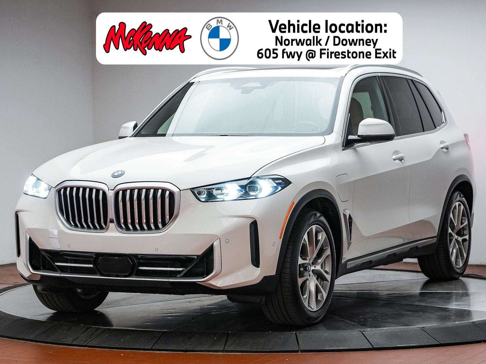 Alpine White 2025 BMW X5 xDrive50e AWD SUV / Crossover All-Wheel Drive 8-Speed Automatic