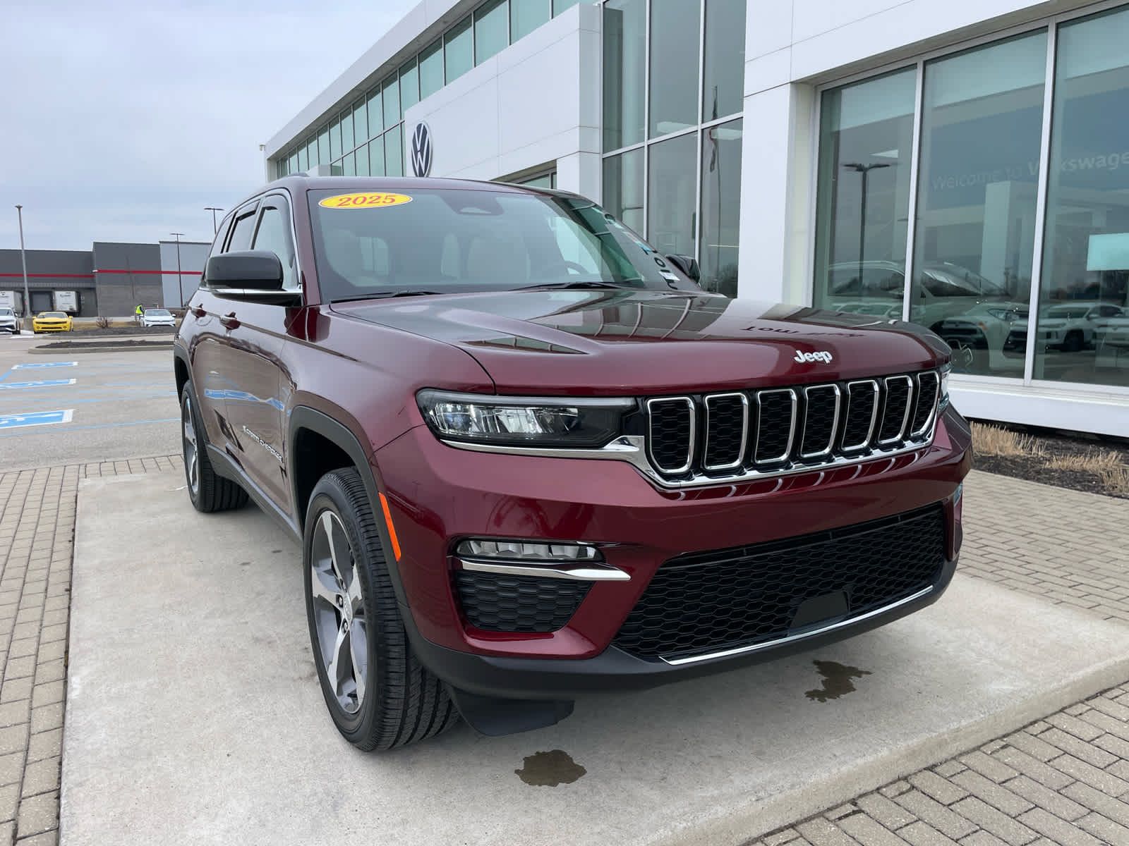 used 2025 Jeep Grand Cherokee car, priced at $41,250