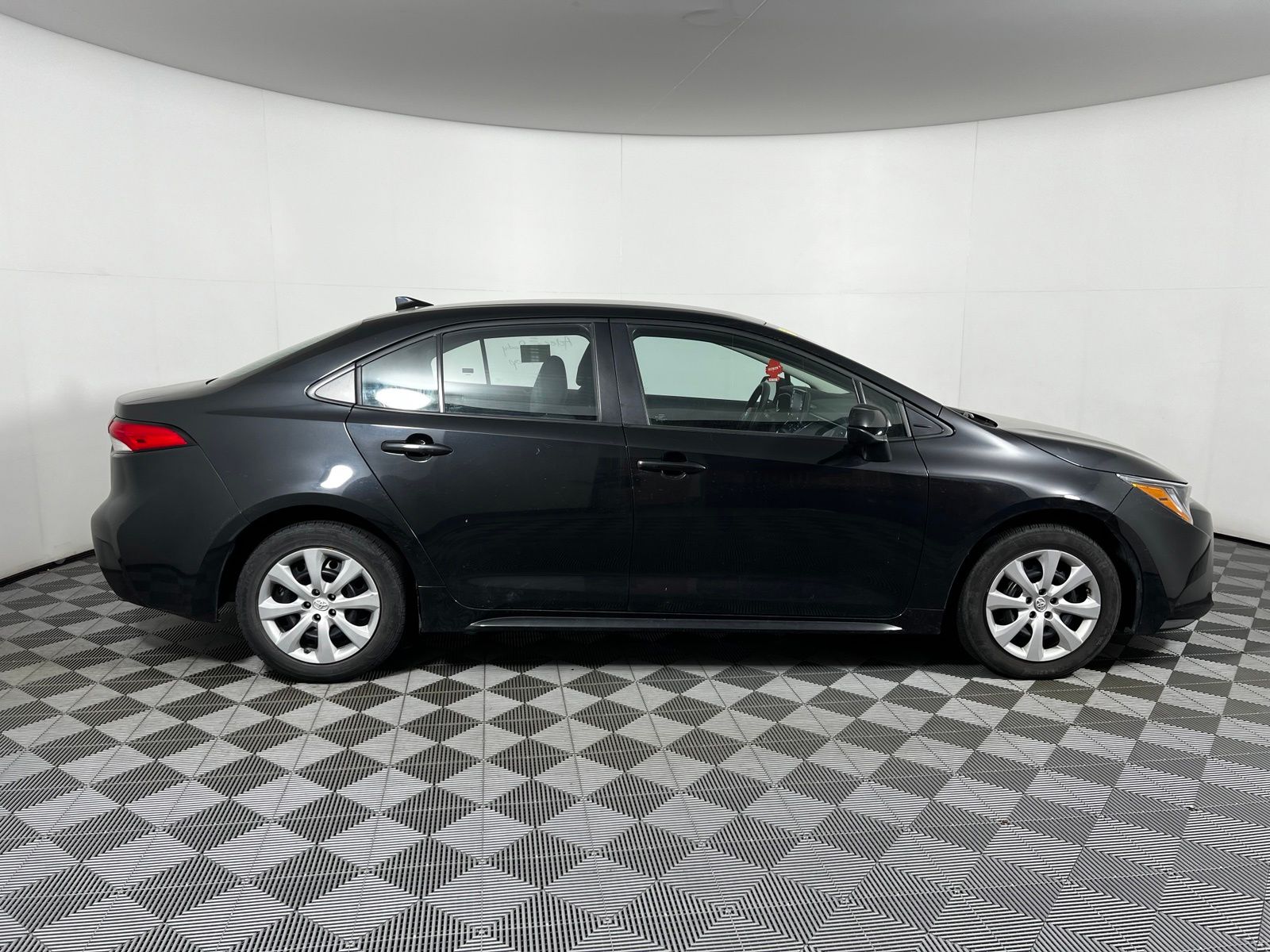 Thumbnail: 2025 Toyota Corolla - 4