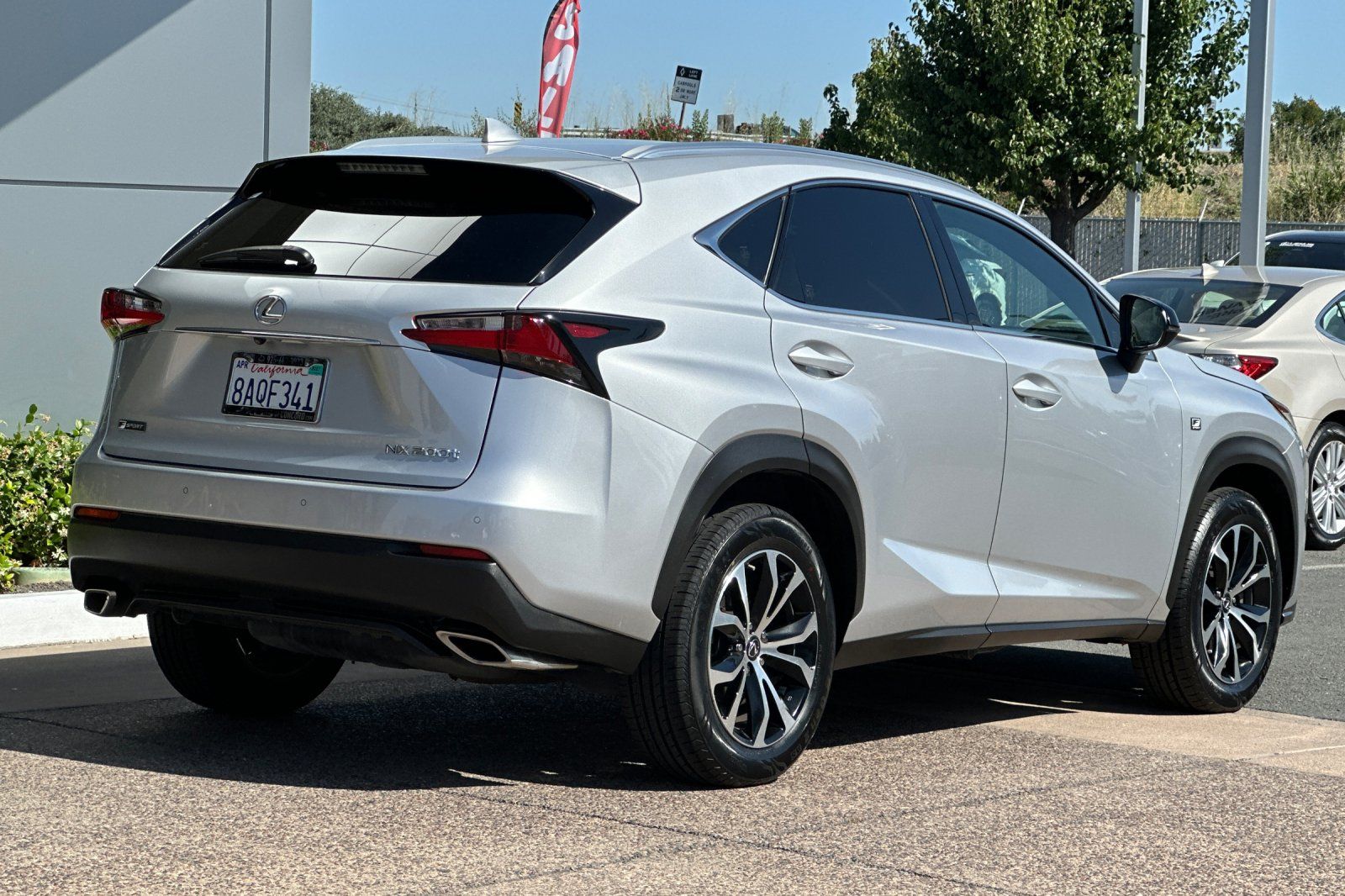 View vehicle photo 4