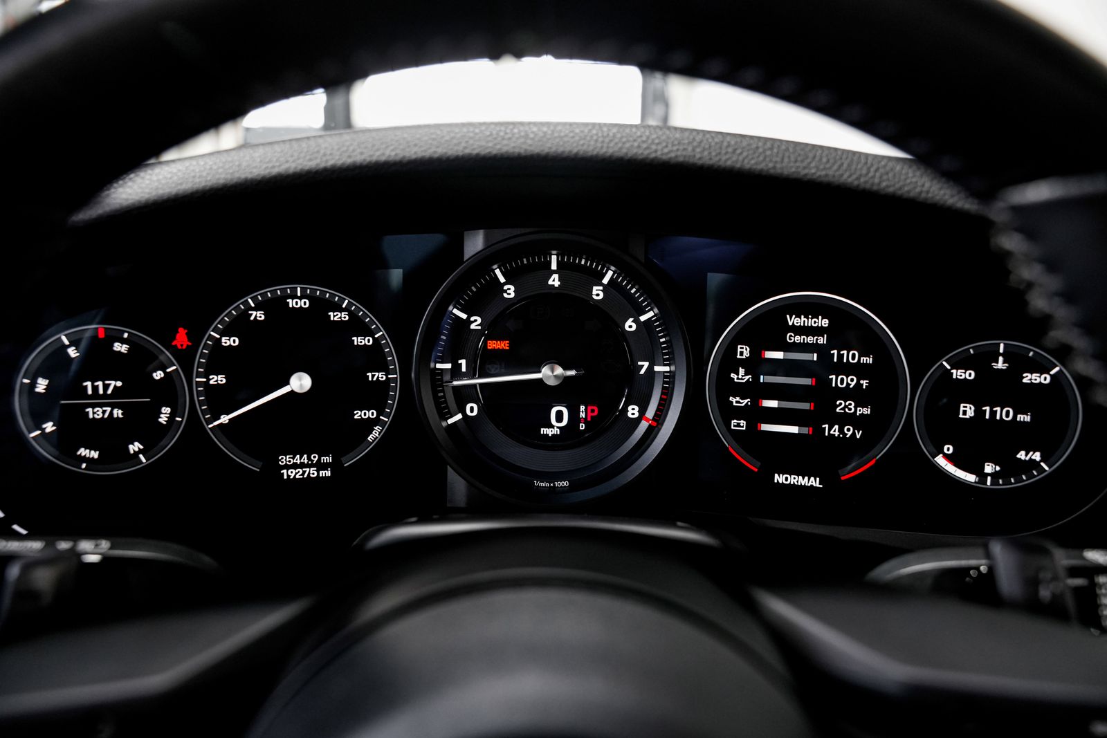 2022 Porsche 911 Carrera 4S — photo 11