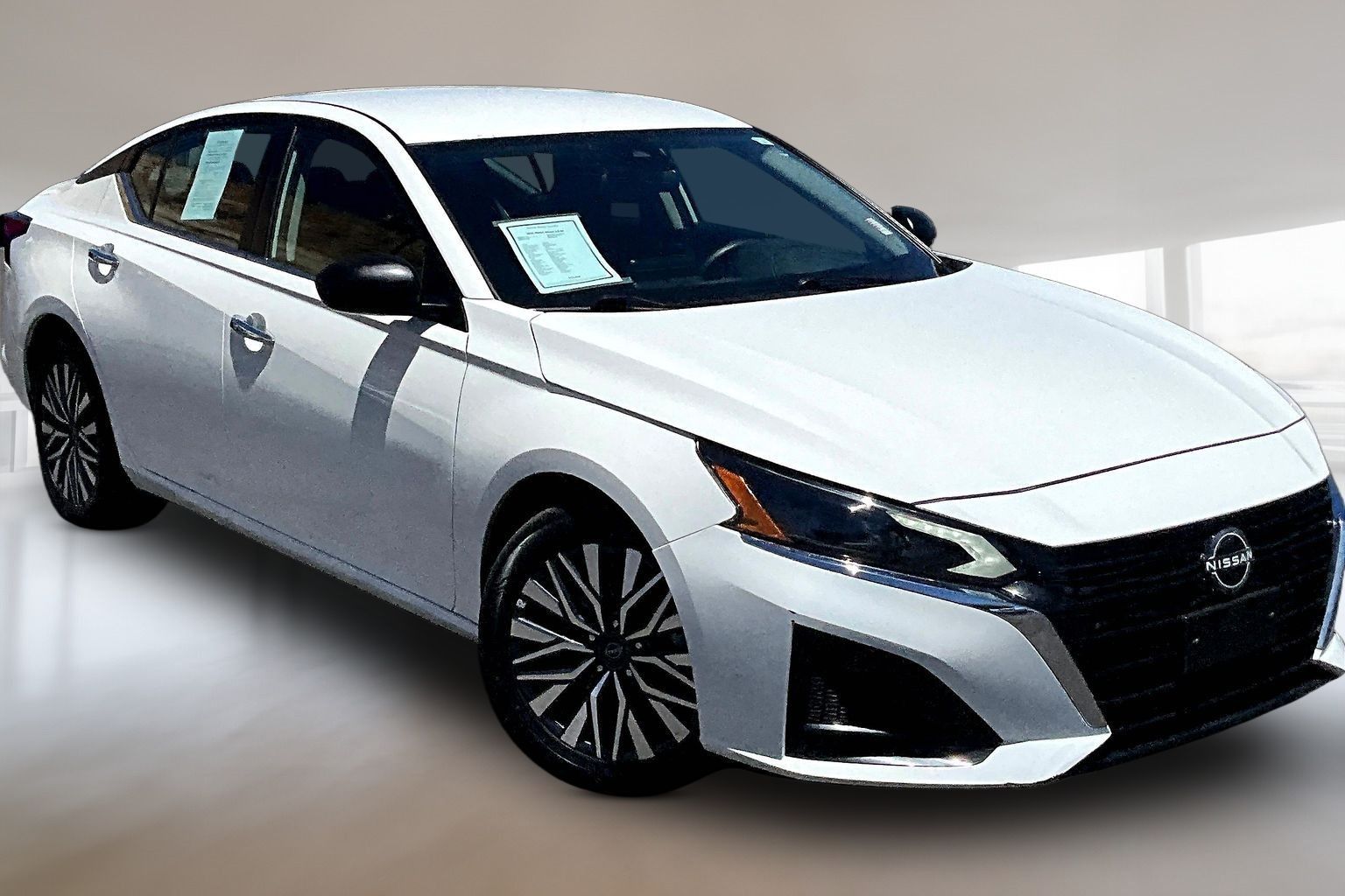 Glacier White 2025 Nissan Altima Sedan Front-Wheel Drive Continuously Variable Transmission
