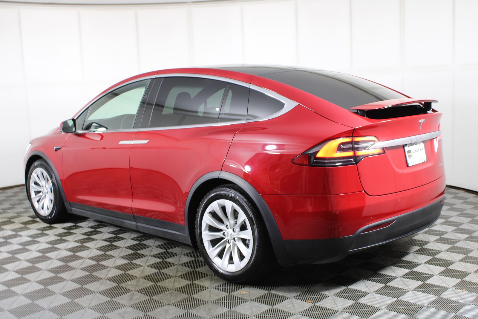 View vehicle photo 7