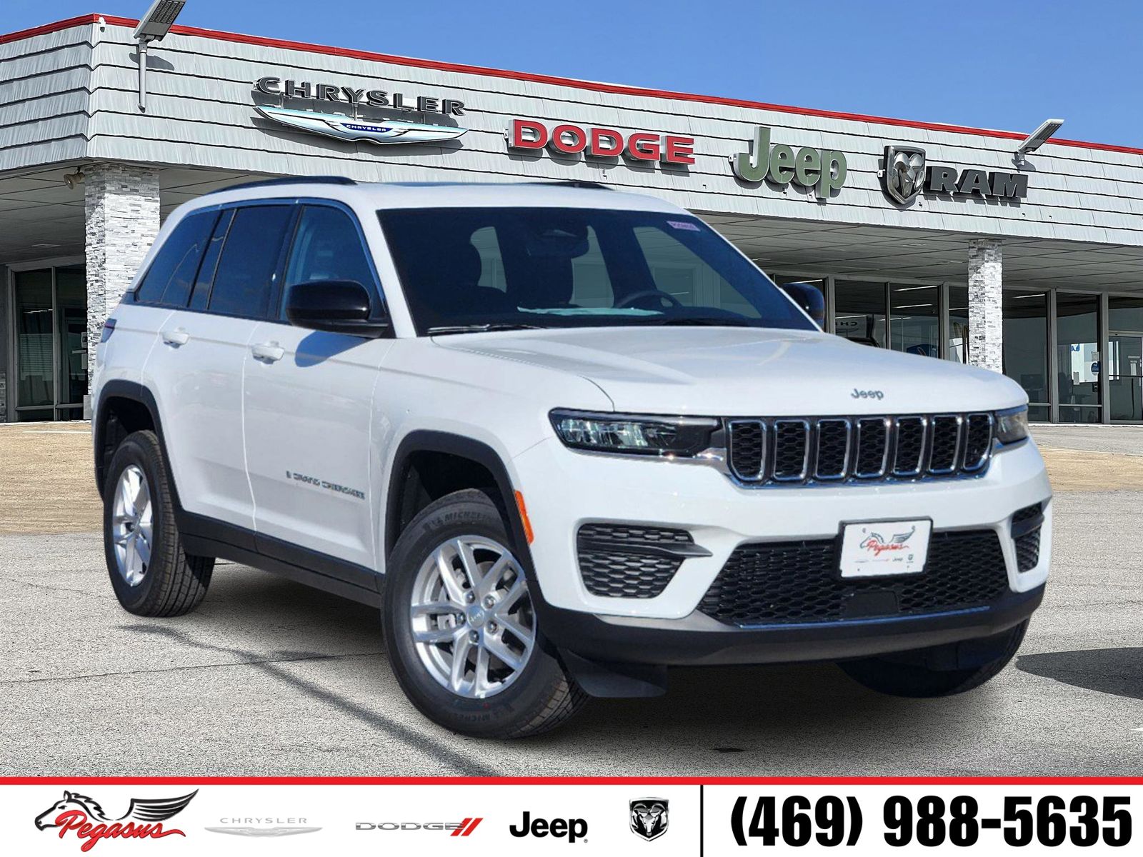 2025 Jeep Grand Cherokee Laredo 1