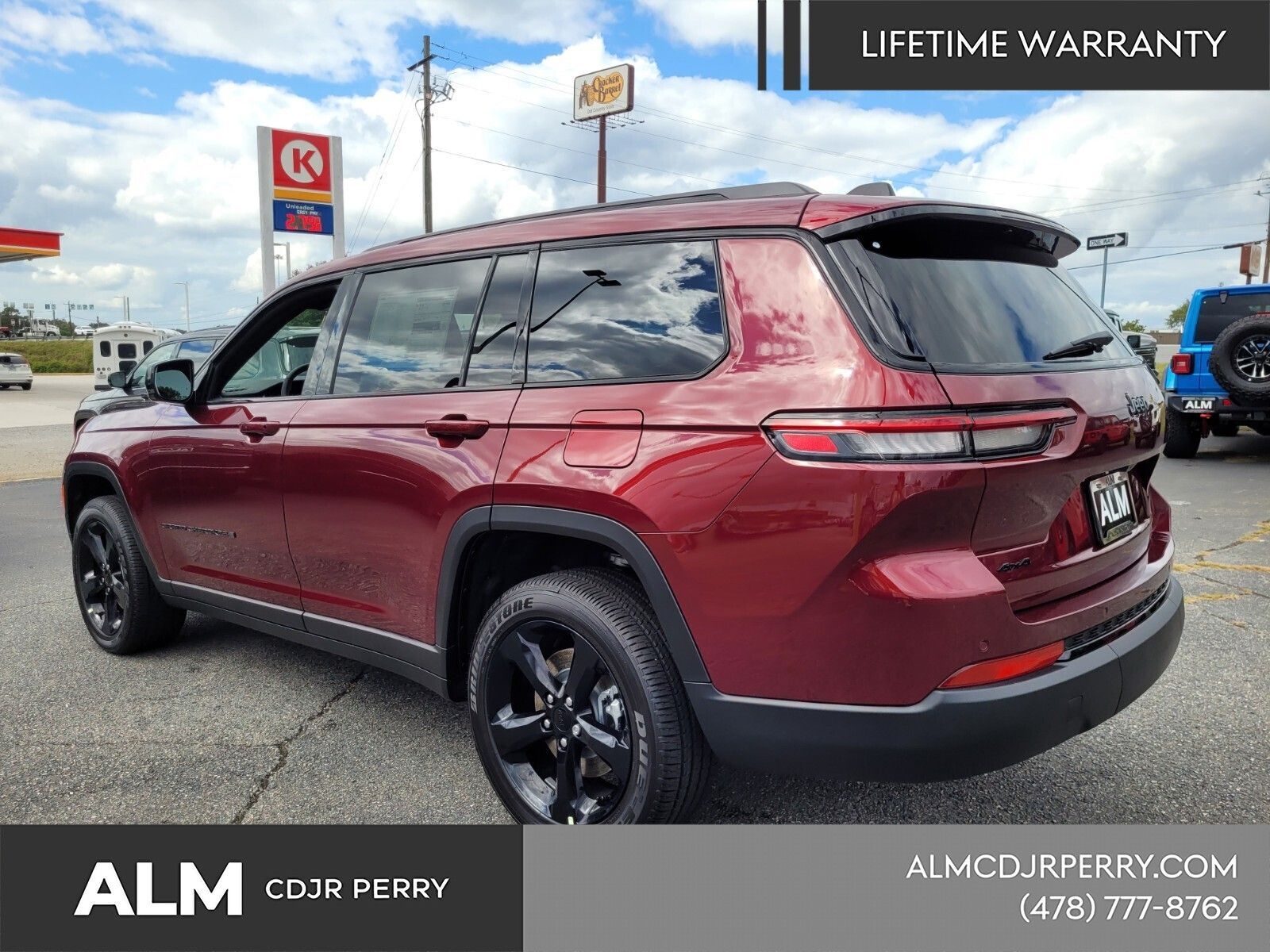 New 2025 Velvet Red Pearl-Coat Exterior Paint Jeep Altitude X image 12