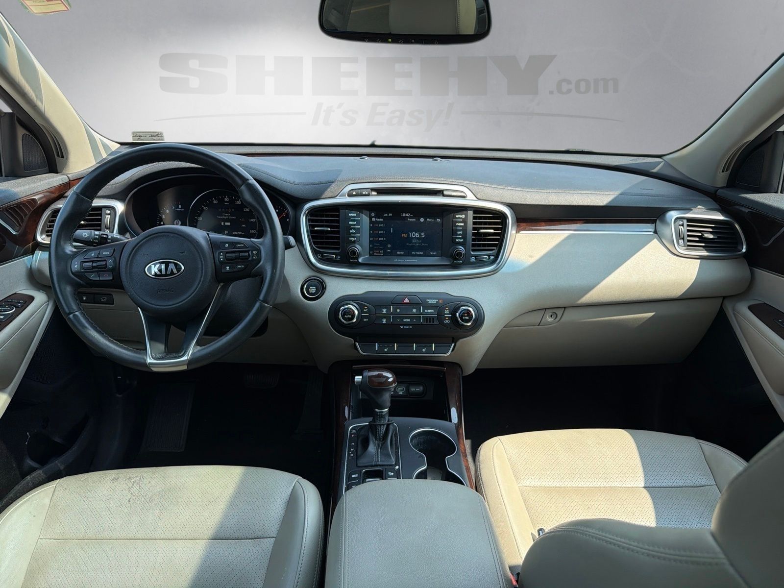 Used 2018 White Kia EX image 3