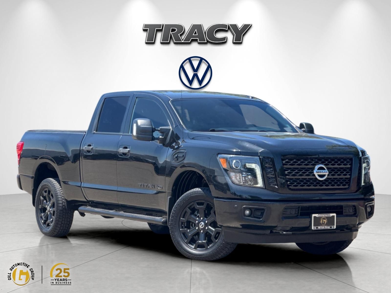 Gray (Magnetic Black) 2018 Nissan Titan Pickup Truck 6-Speed Automatic