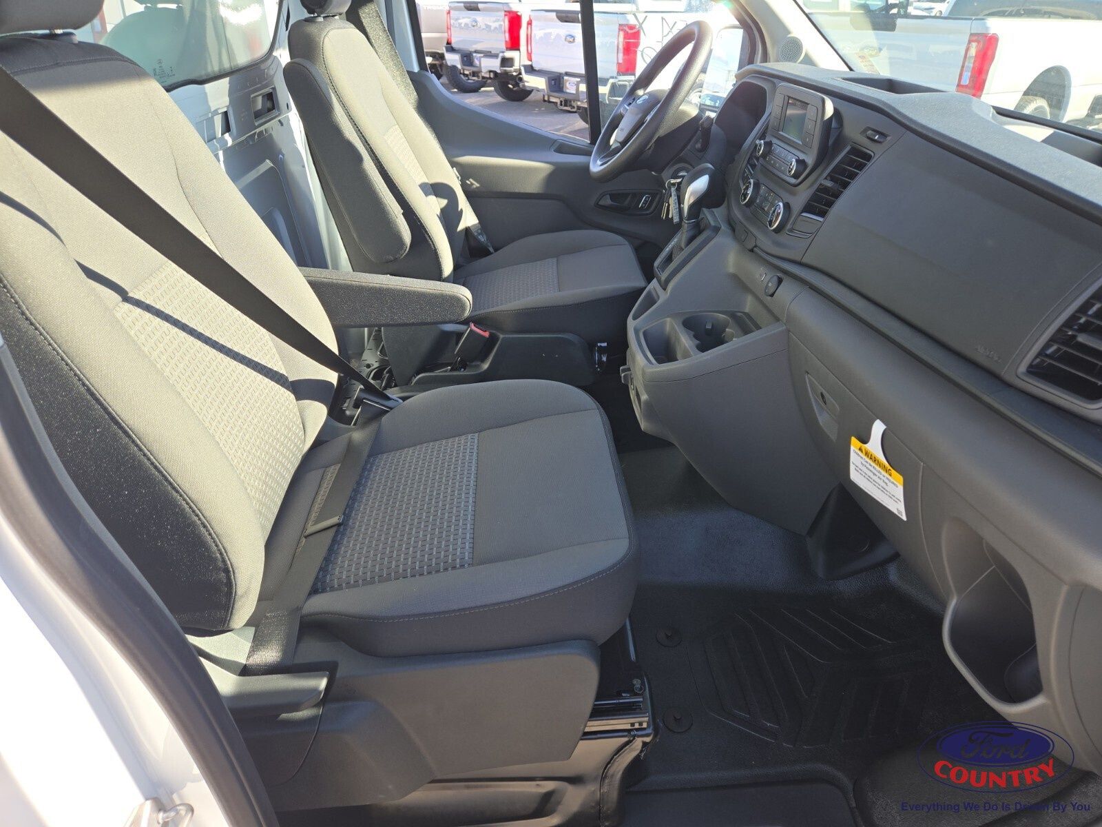 2025 Ford Transit Chassis Cab Base - Photo 10