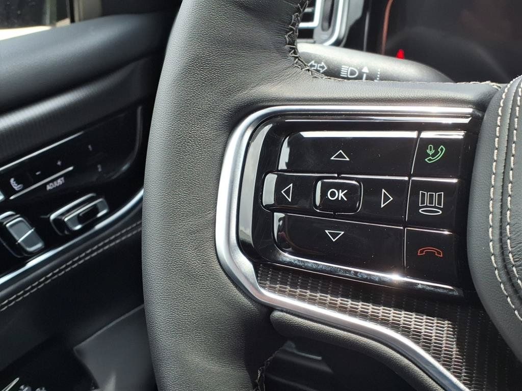 2025 Jeep Grand Wagoneer Series II - 8