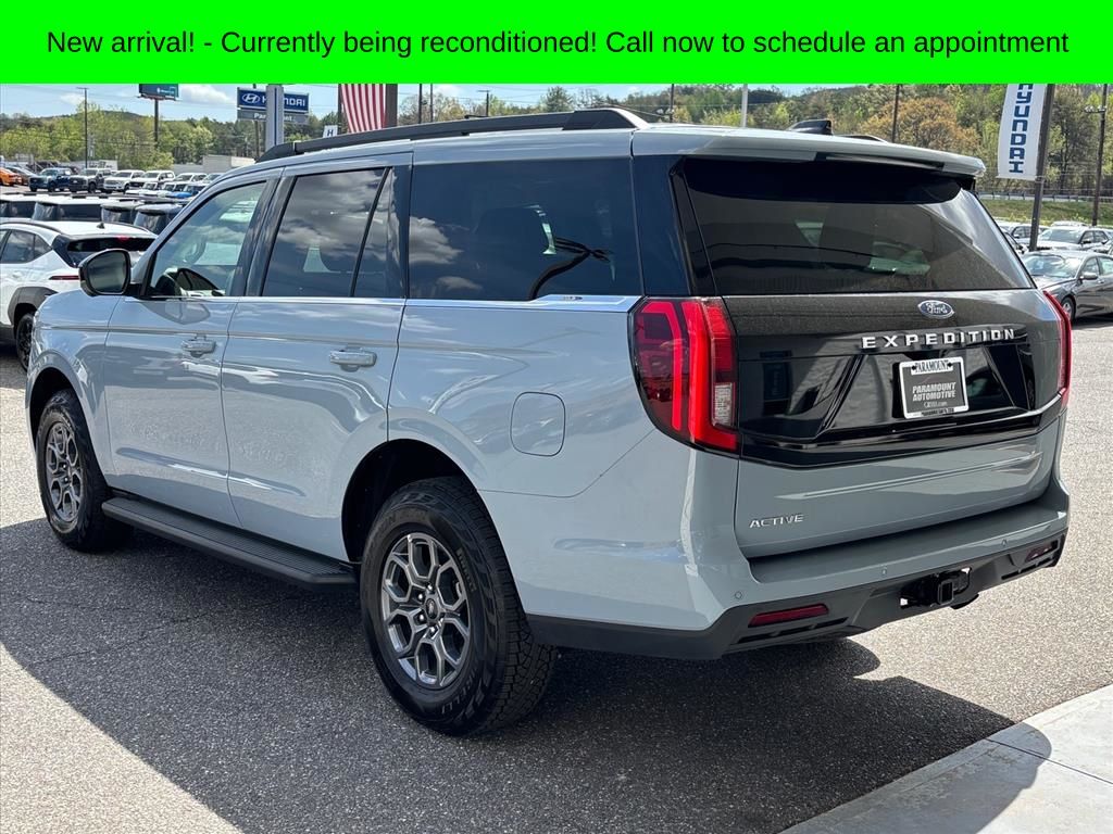 View vehicle photo 2