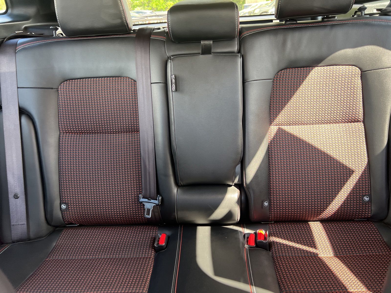 Used 2025 White Nissan SR image 28