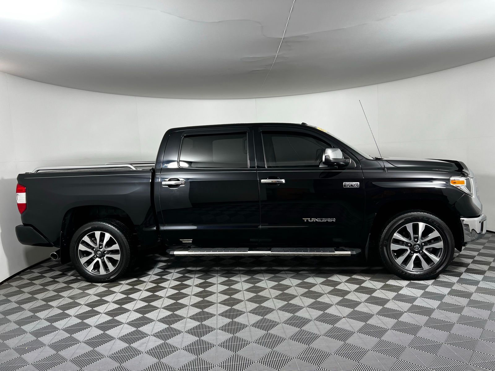 Thumbnail: 2019 Toyota Tundra - 4