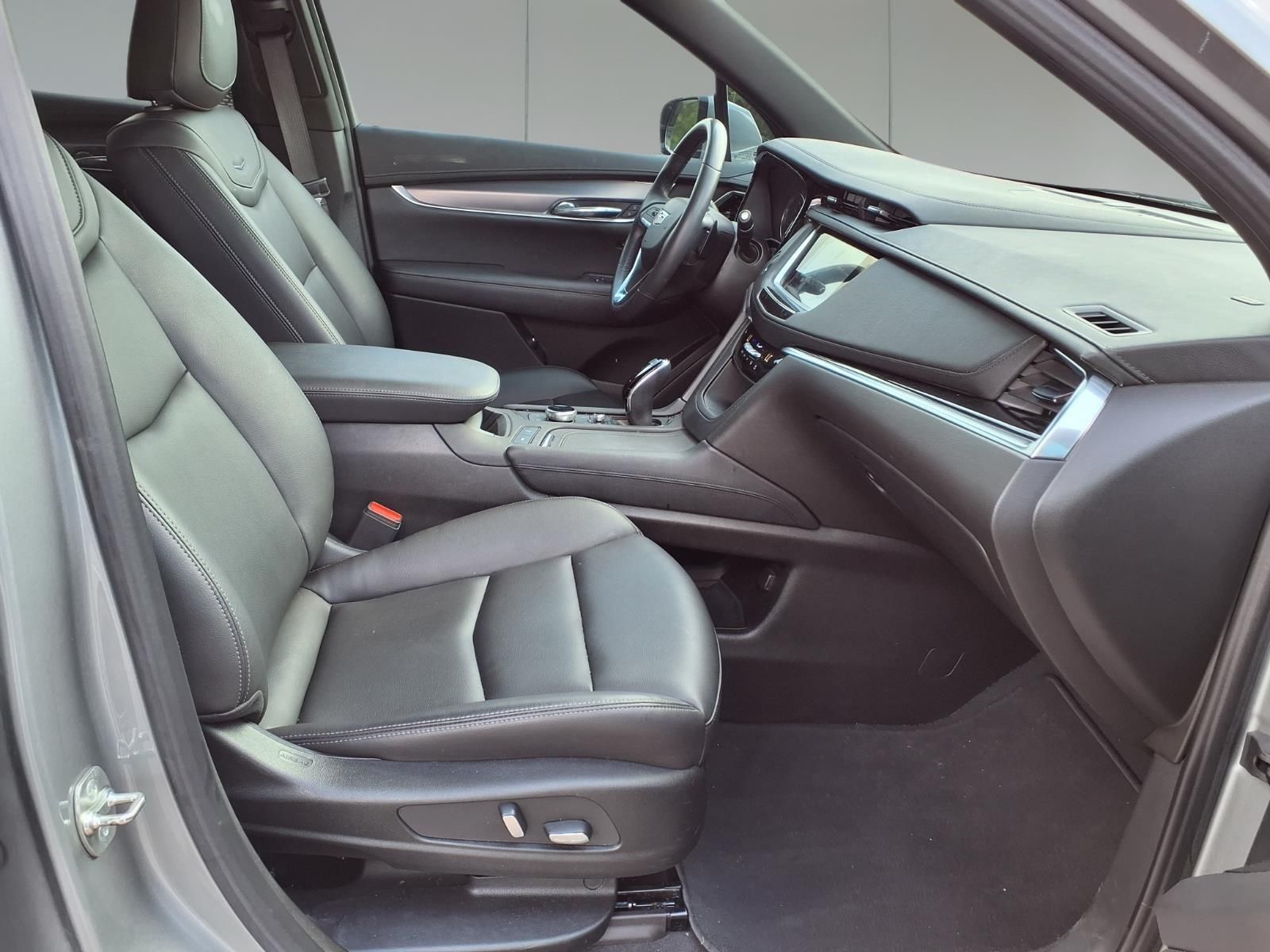 2024 Cadillac XT6 Luxury Silver at Bayway Cadillac of The Woodlands