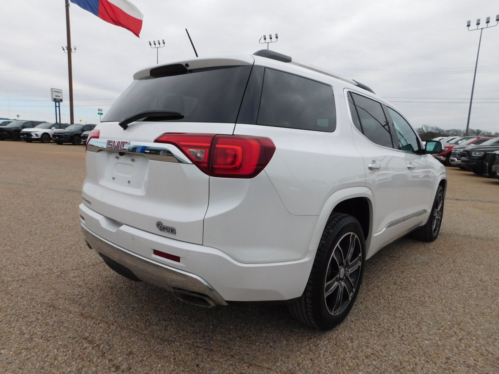 2017 GMC Acadia Denali 2