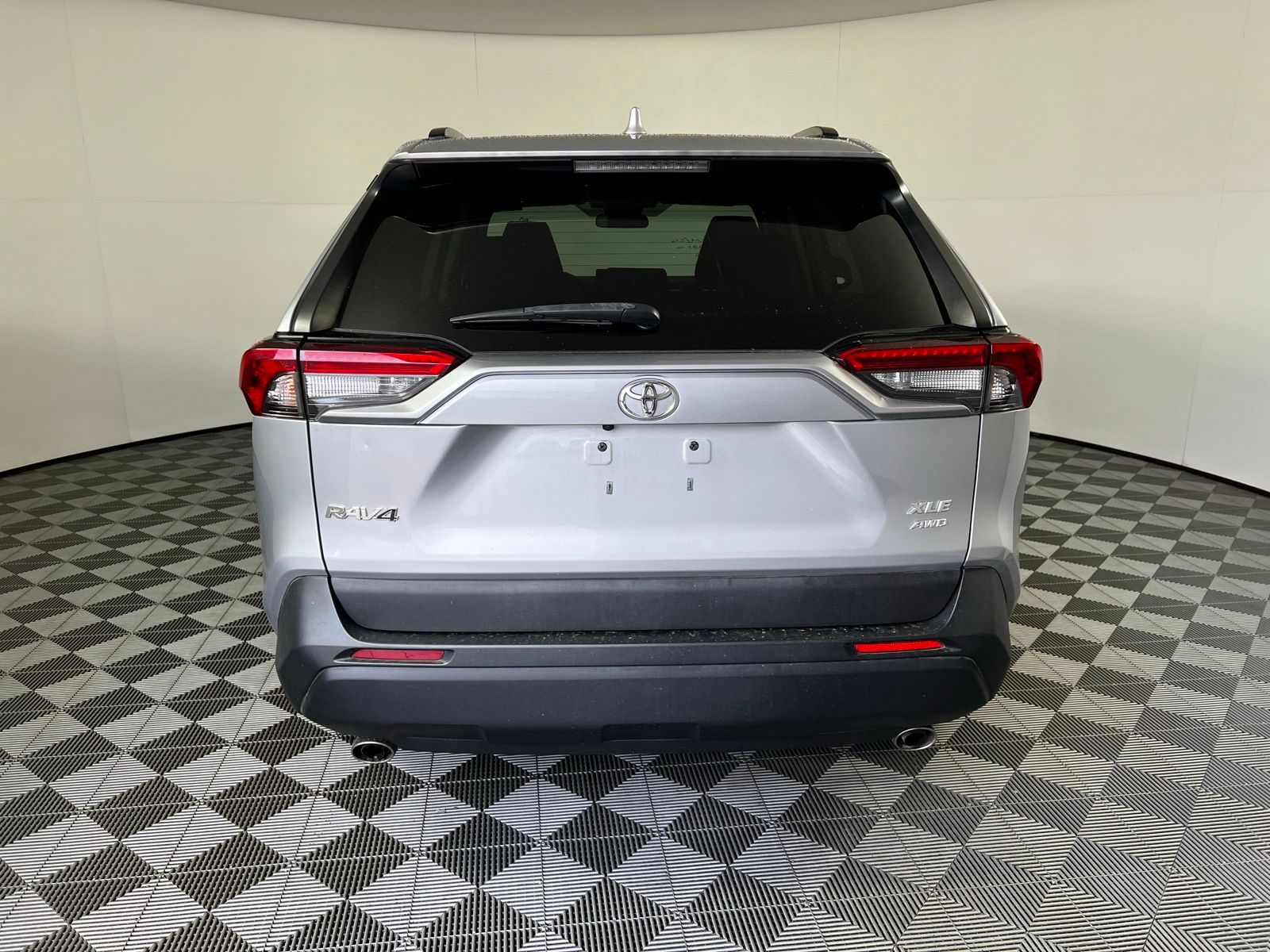 Thumbnail: 2021 Toyota RAV4 - 6