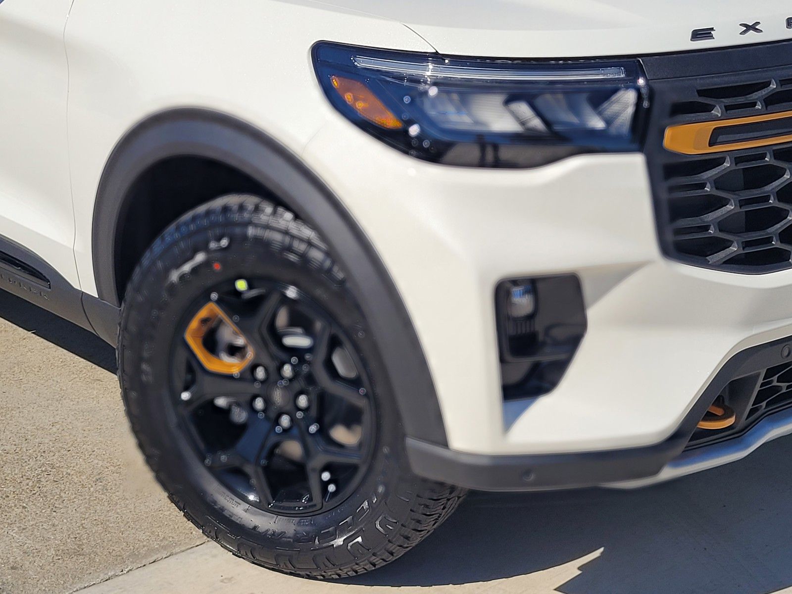 New 2026 White Ford Tremor image 6