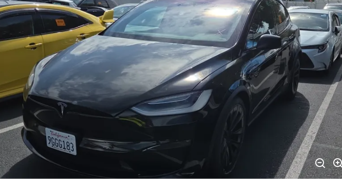 2022 Tesla Model X Long Range's photo