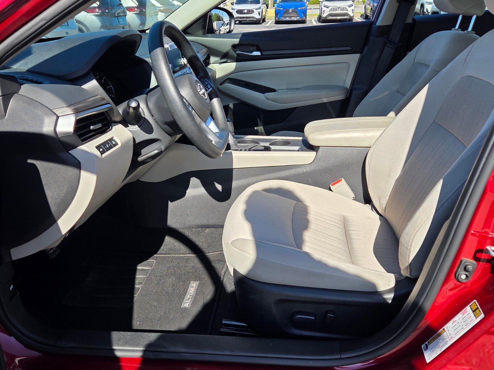 Used 2025 Red Nissan 2.5 SV image 5