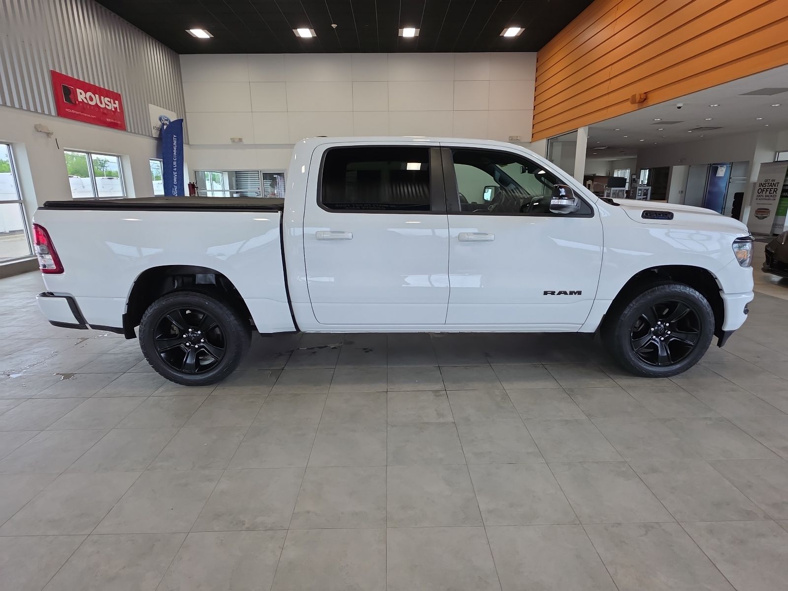 View vehicle photo 6