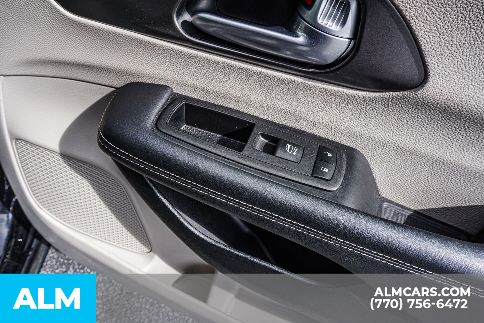 Used 2024 Black Chrysler Touring L image 47