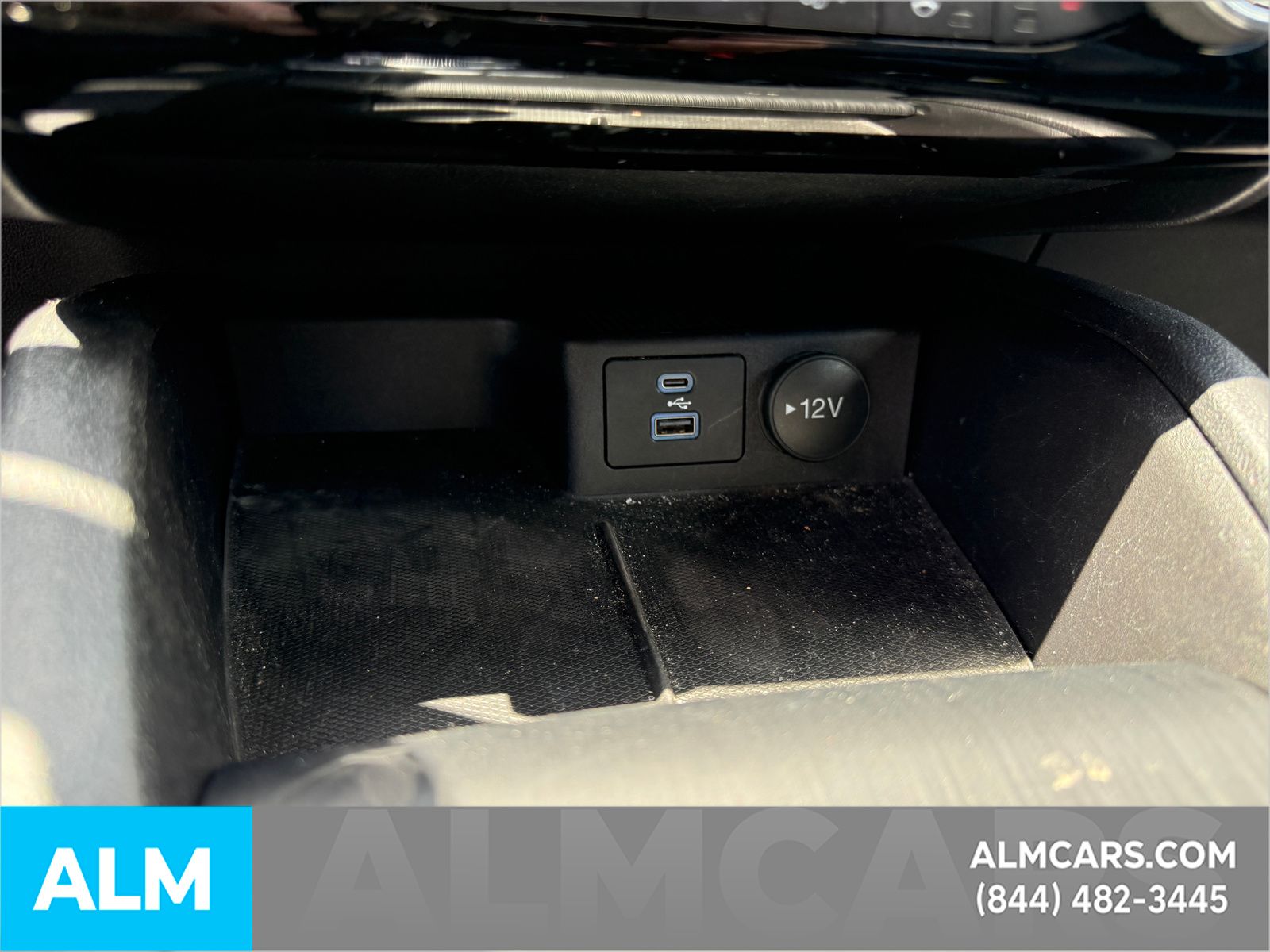 Used 2022 Oxford White Ford SEL image 18
