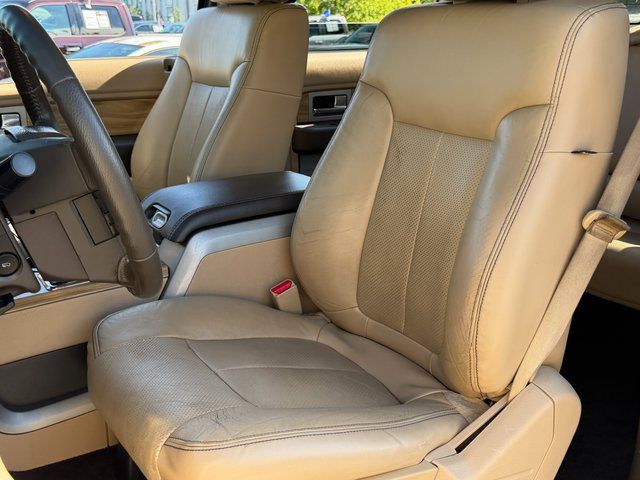 Used 2011 White Ford Lariat image 8