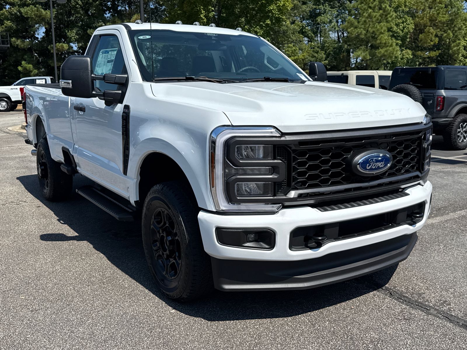 2025 Ford F-350 photo 2