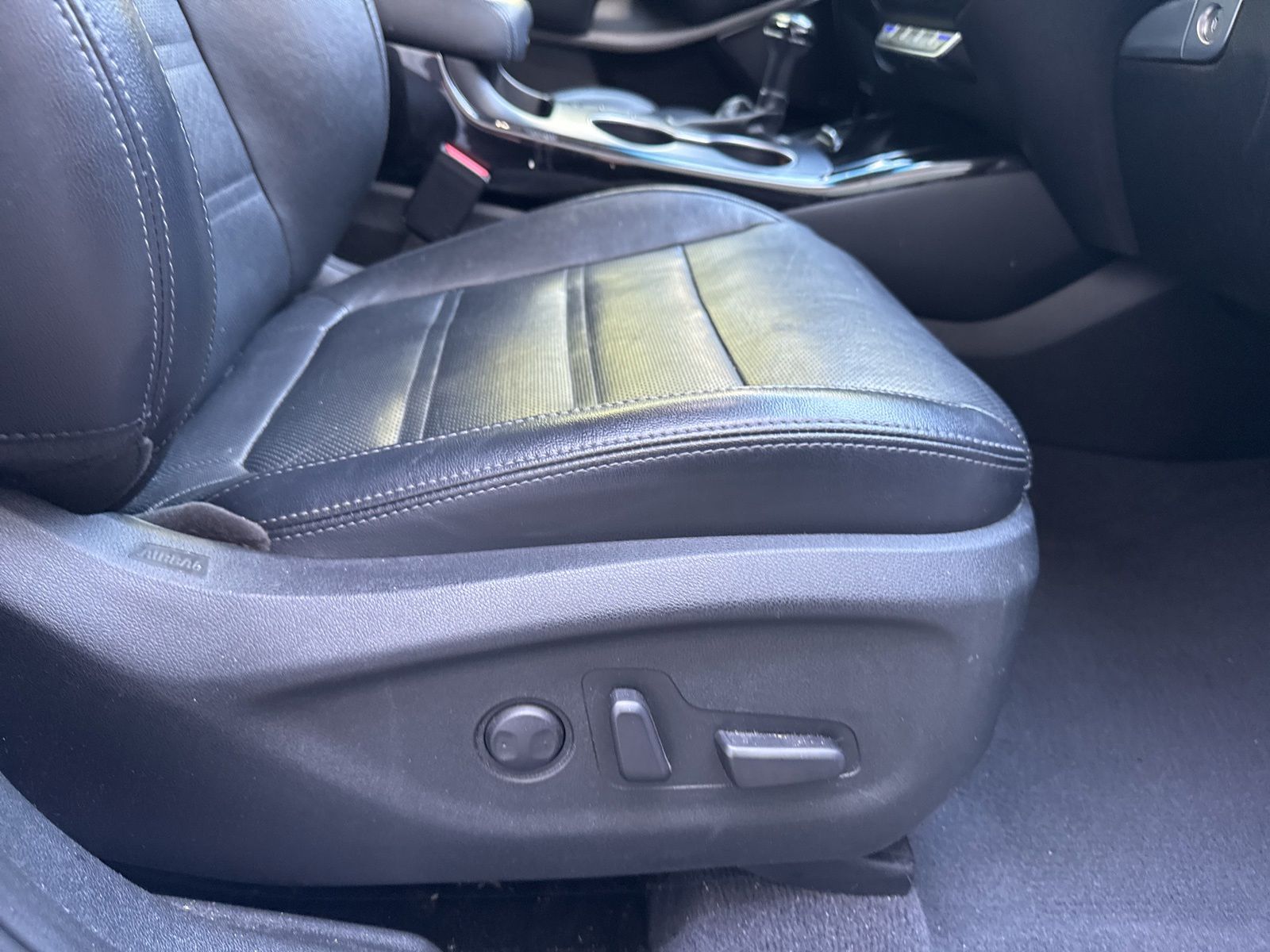 Used 2019 Snow White Pearl Kia SX image 32