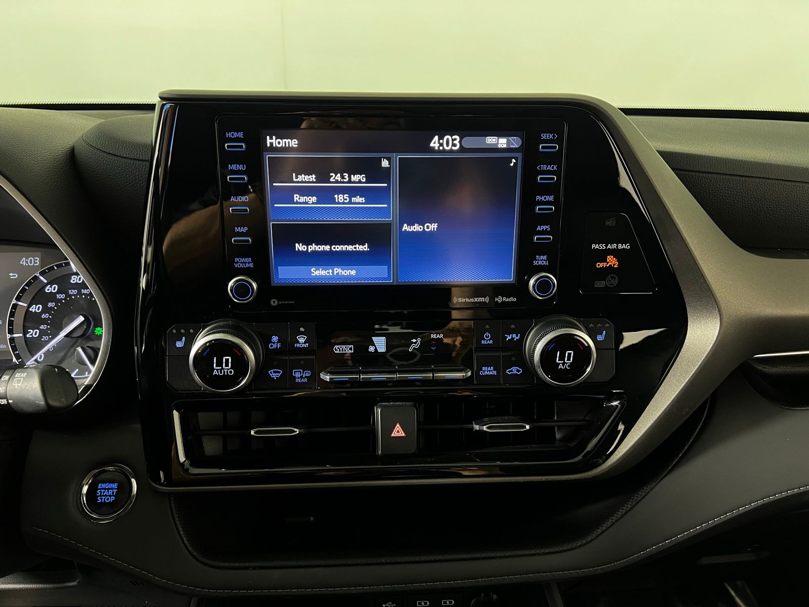 Thumbnail: 2022 Toyota Highlander - 18