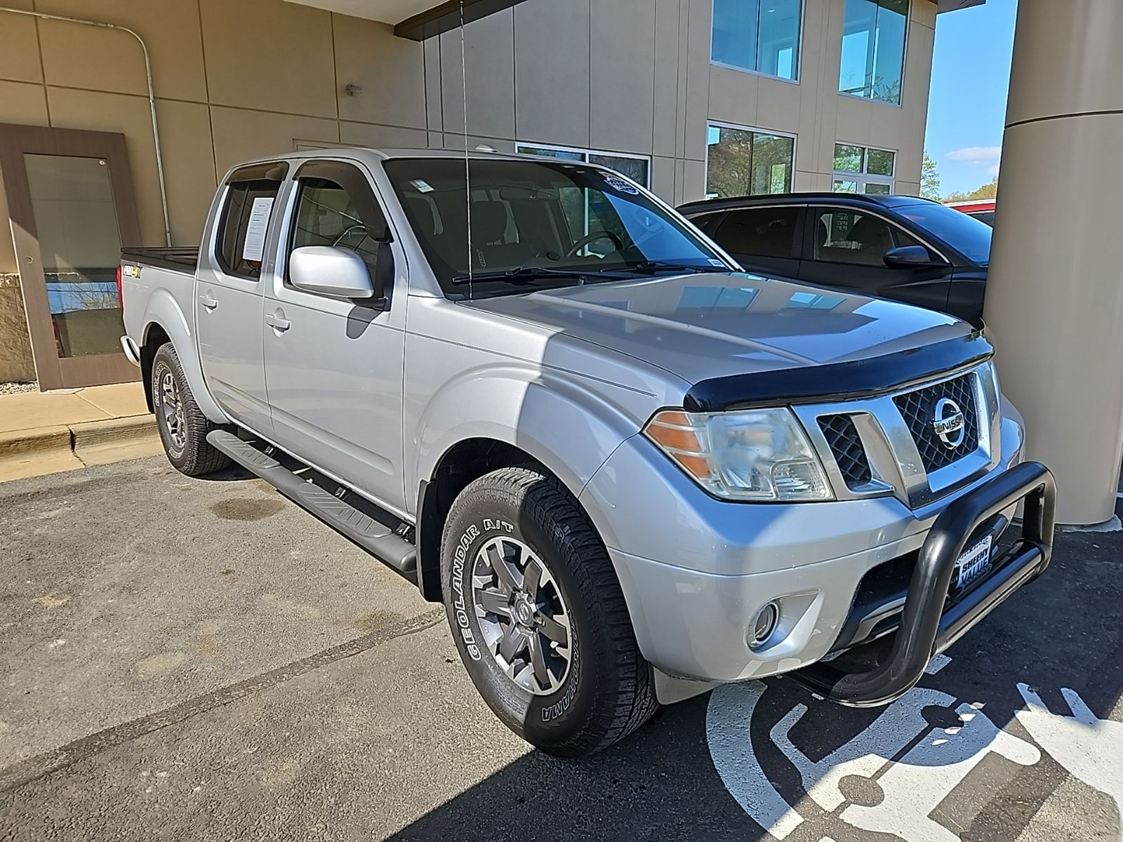 Brilliant Silver 2014 Nissan Frontier PRO-4X Crew Cab 4WD Pickup Truck Four-Wheel Drive 5-Speed Automatic Overdrive