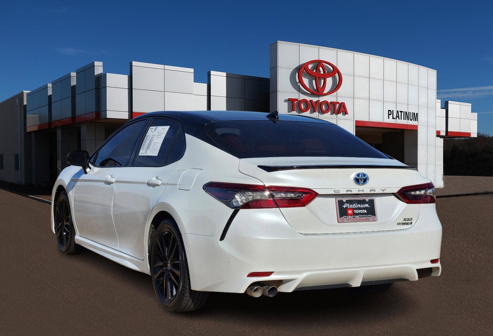 2022 Toyota Camry Hybrid XSE 4