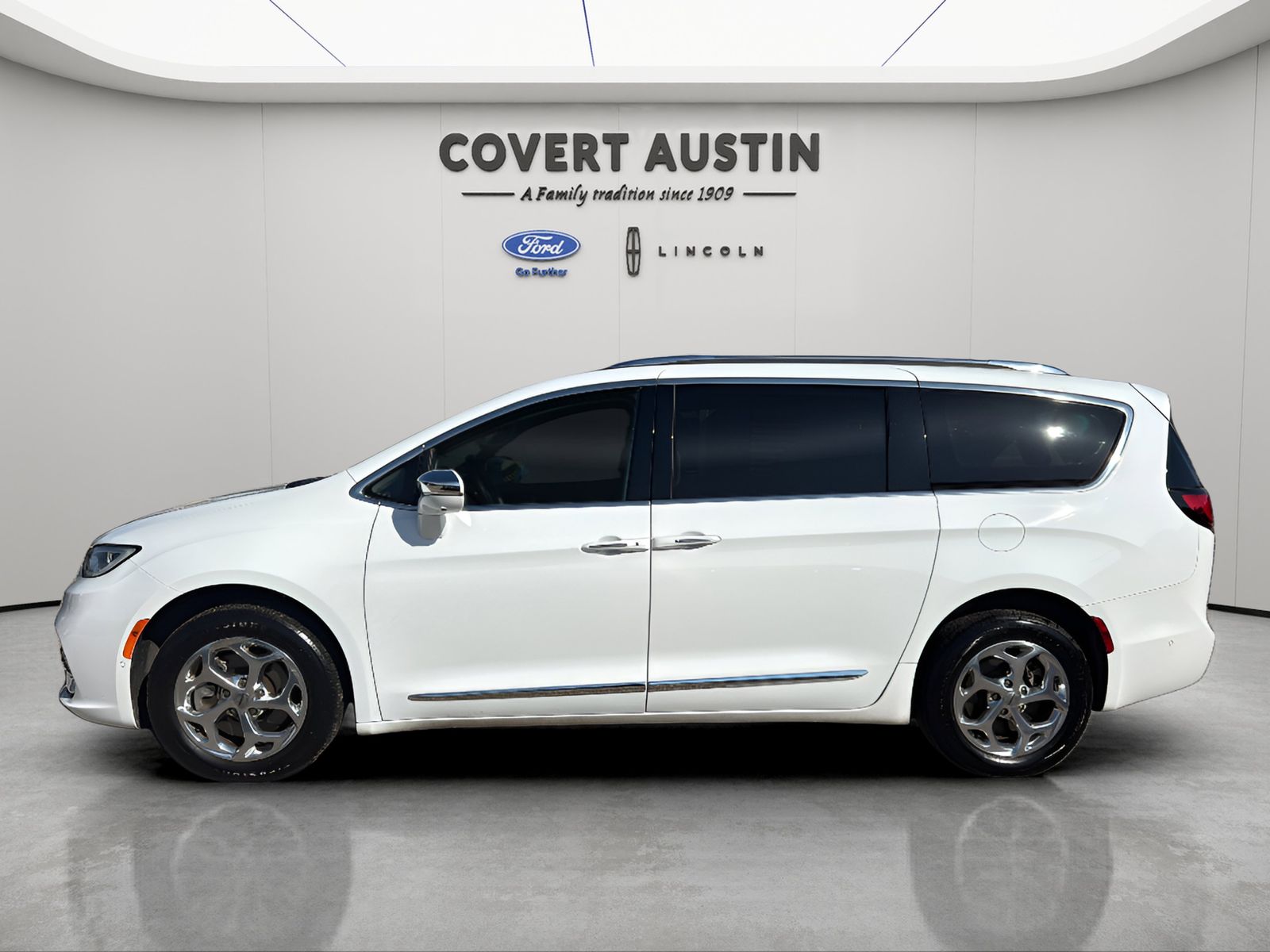 Used Car 2021 Chrysler Pacifica  Limited For Sale Under $30,000 In Austin, Texas