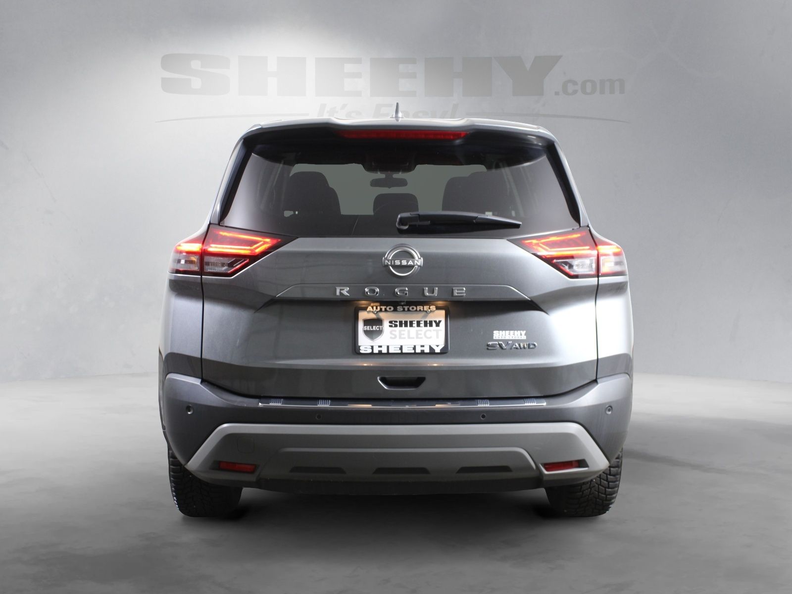 Used 2023 Gray Nissan SV image 9