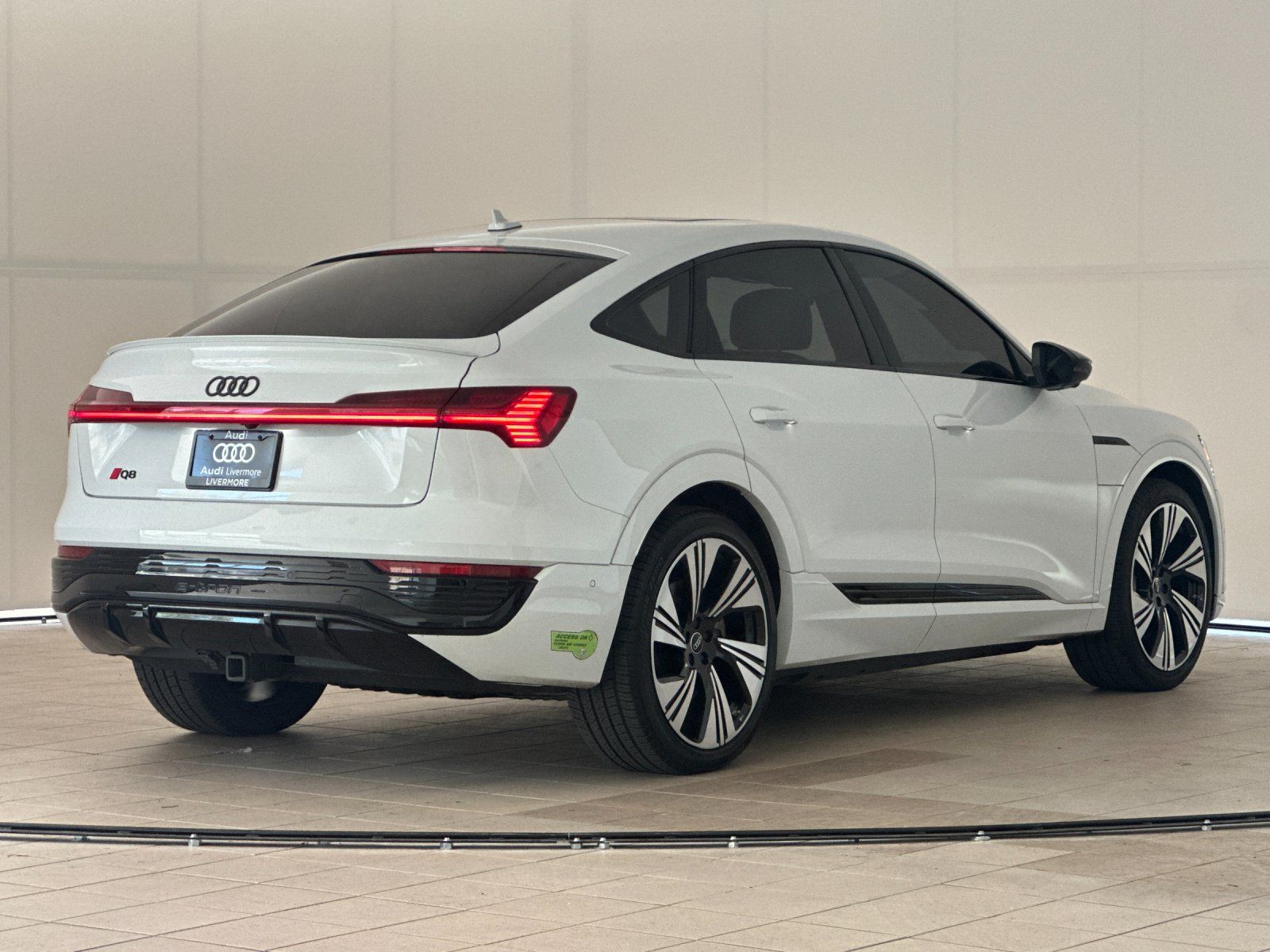 2024 Audi Q8 Sportback e-tron Prestige — full photo 6 of 27