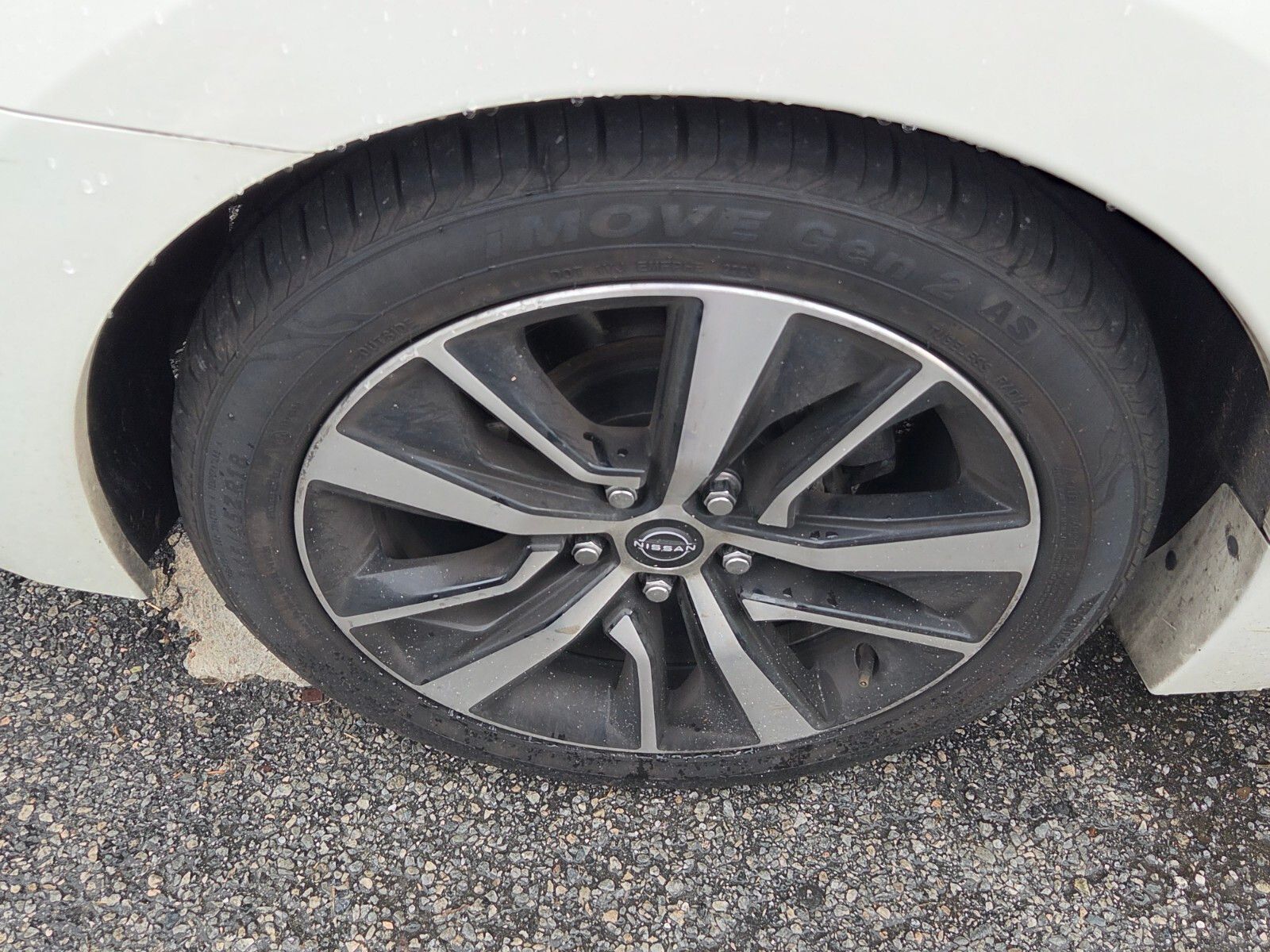 Used 2023 White Nissan SV image 8
