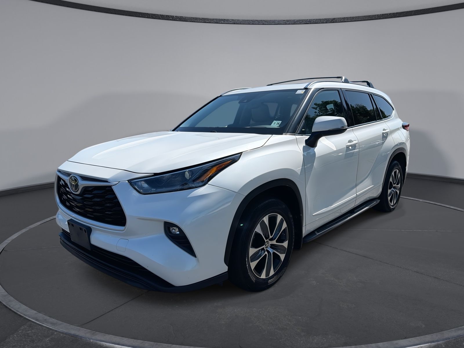 White (Blizzard Pearl) 2021 Toyota Highlander SUV / Crossover All-Wheel Drive 8-Speed Automatic