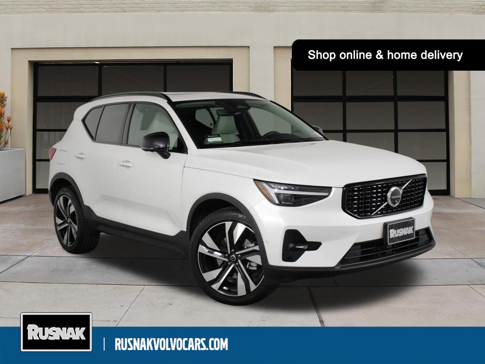 Crystal White 2026 Volvo XC40 B5 Ultra AWD SUV / Crossover All-Wheel Drive Automatic
