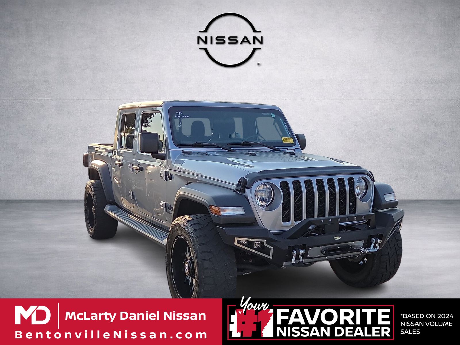 Billet Silver Metallic Clearcoat 2021 Jeep Gladiator Pickup Truck Four-Wheel Drive 6-Speed Manual