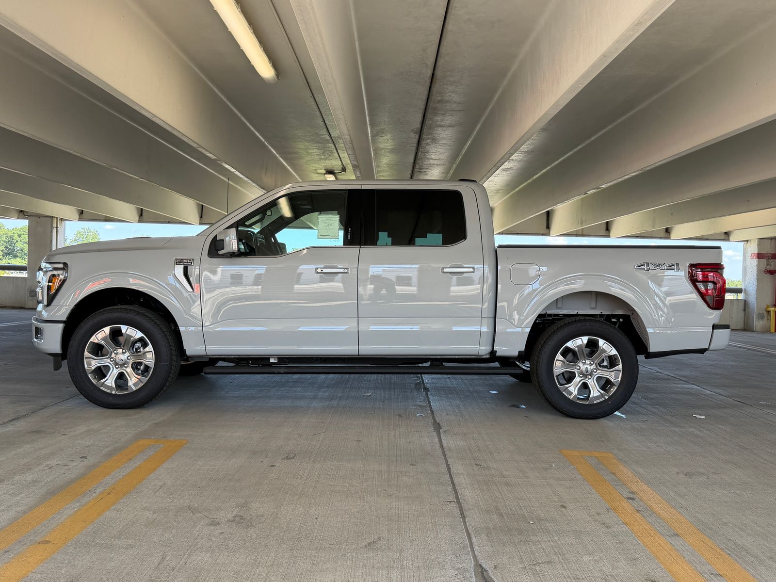 New 2026 Avalanche Ford Platinum image 3