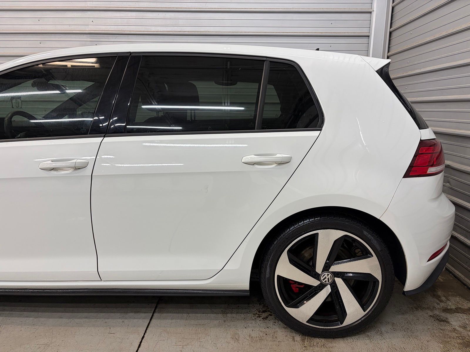 Photo 5 of 2020 Volkswagen Golf GTI SE