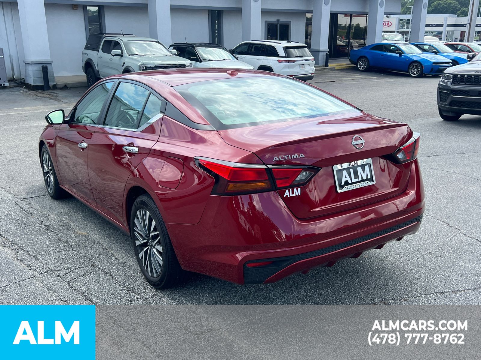 Used 2025 Red Nissan 2.5 SV image 9